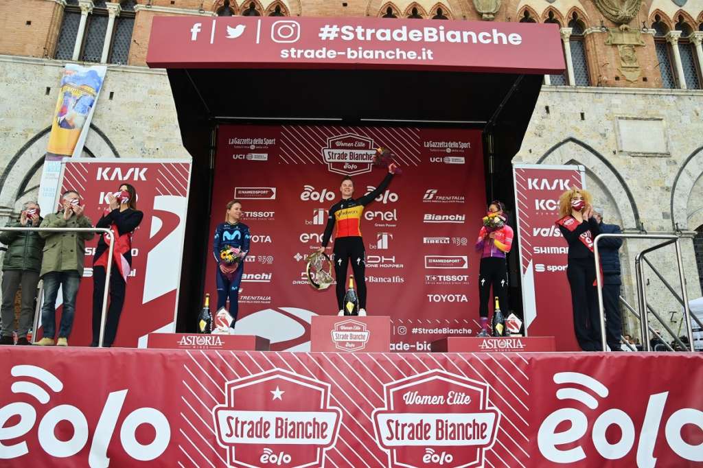 Strade Bianche 2022 podio femminile