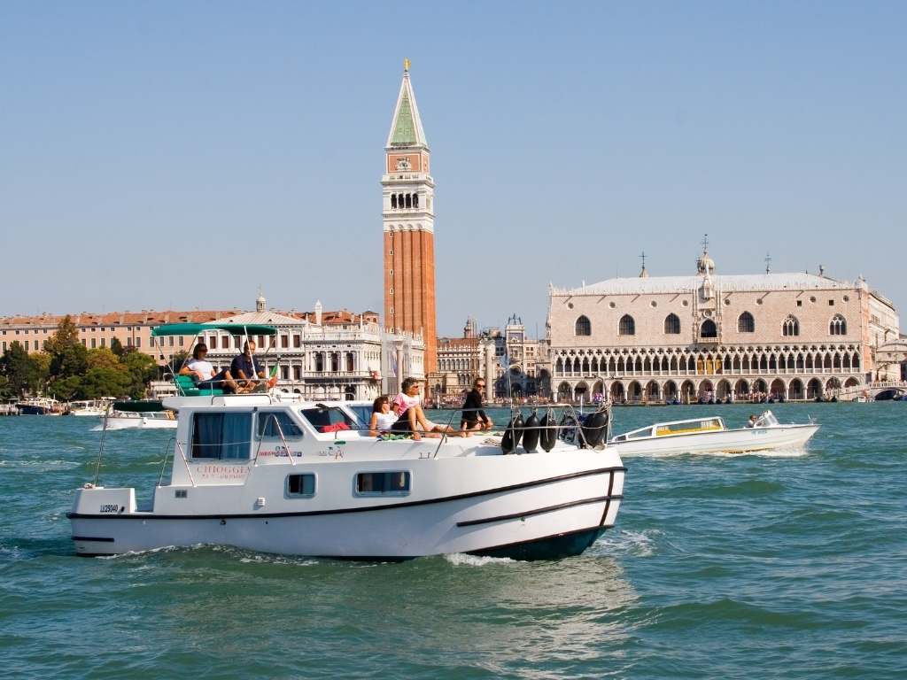 Bici & Vacanze Venezia houseboat