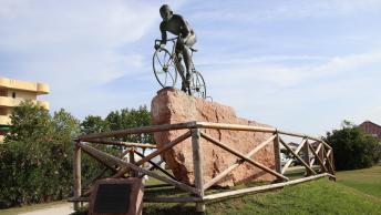 Pantani statua