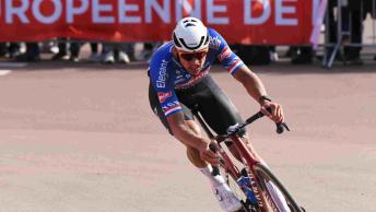 Parigi-Roubaix-van-der-poel-pogacar