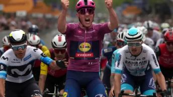 Giro d'Italia-Pedersen-Rosa-Valona