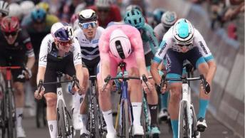 Giro d'Italia-2025-Pedersen-tris-Matera