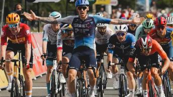 Giro del Delfinato, Stewart vince la quinta tappa in volata