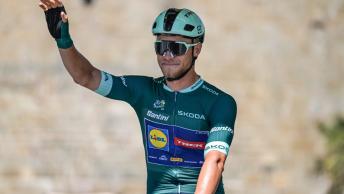 Tour de France, Milan vince l'ottava tappa a Laval