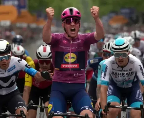 Giro d'Italia-Pedersen-Rosa-Valona