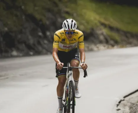 Pogacar in azione nella 7° Tappa del Giro del Delfinato