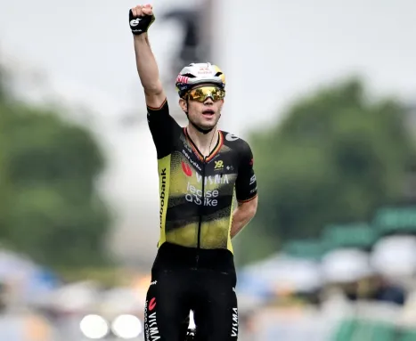 Ciclismo, la Top 5 di Luglio: Pogacar, van Aert, Milan