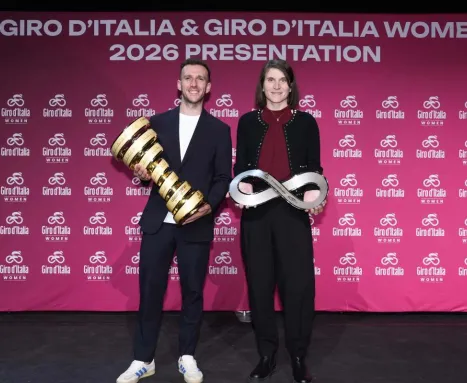 Simon Yates ed Elisa Longo Borghini alla presentazione del Giro d'Italia