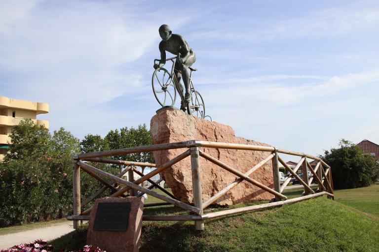 Pantani statua