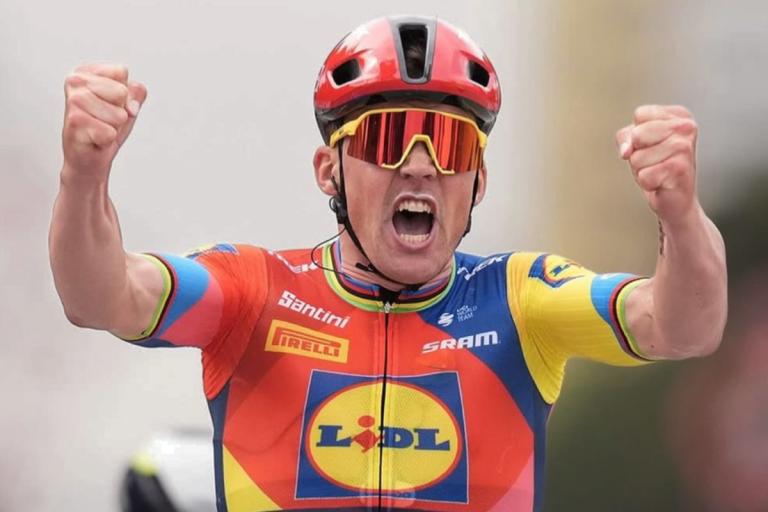 Giro d'Italia-Mads-Pedersen-maglia-rosa