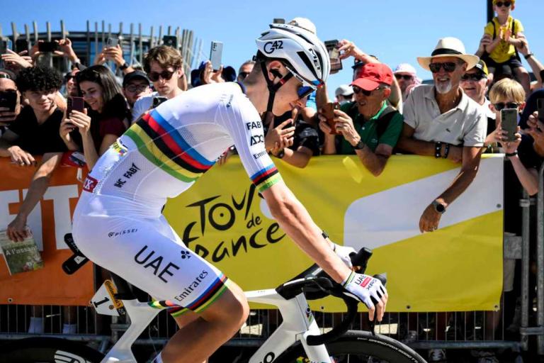 Tadej Pogacar alla partenza della 7° tappa del Tour de France 2025