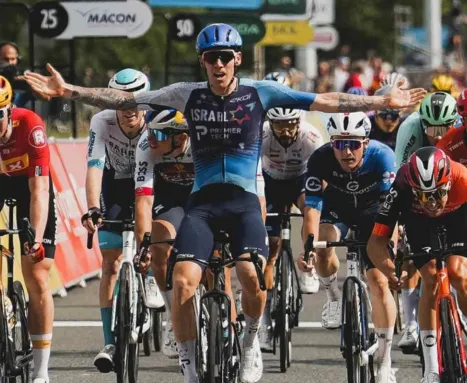 Giro del Delfinato, Stewart vince la quinta tappa in volata